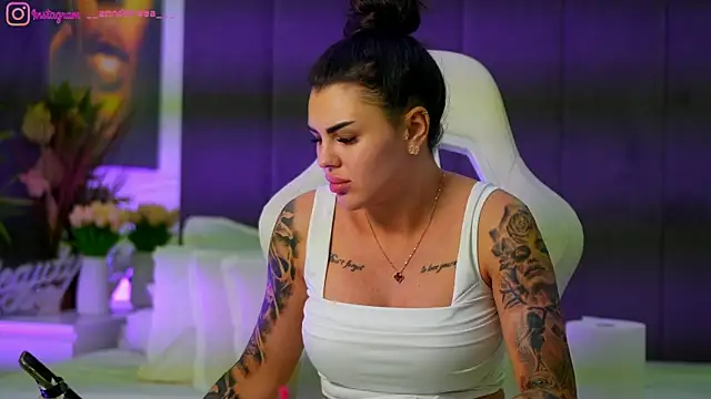 Snapshot of perfectt33n chatting on 25, 11, 2025 perfectt33n online show from 25, 11, 2025