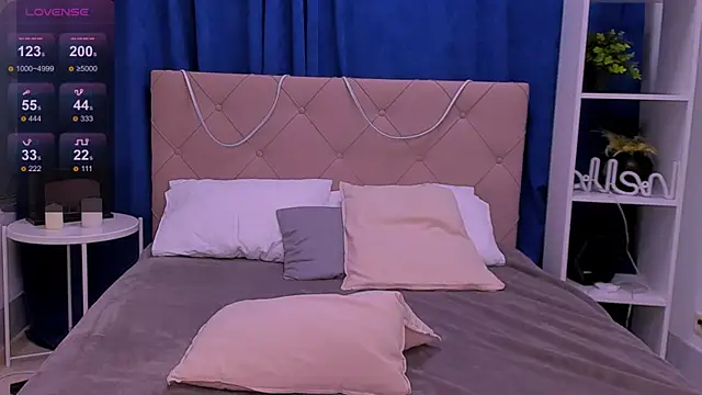 Janie JJ Curvie online show from 1, 3, 2026