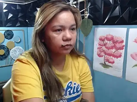 Snapshot of ambersmile chatting on 14, 12, 2025 ambersmile online show from 14, 12, 2025