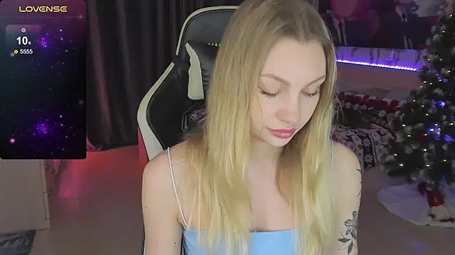 Snapshot of BiMolly chatting on 24, 2, 2025 BiMolly online show from 24, 2, 2025