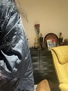 PichyPrettyPussy online show from 3, 4, 2026