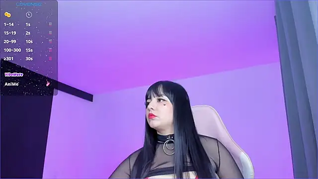 Snapshot of Elle chatting on 6, 12, 2024 Elle online show from 6, 12, 2024