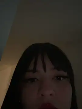 Snapshot of Elle chatting on 15, 1, 2025 Elle online show from 15, 1, 2025