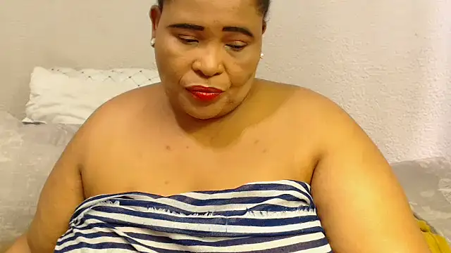 Snapshot of zandile chatting on 17, 10, 2025 zandile online show from 17, 10, 2025