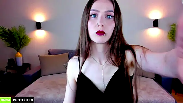 TheWoman   online show from 16, 4, 2026