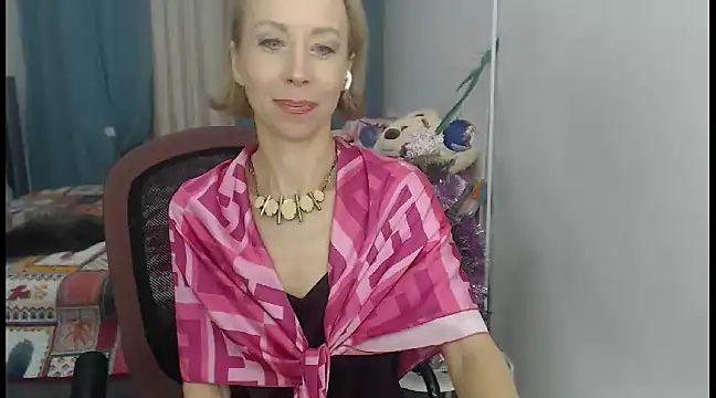 Snapshot of LuxuryNika chatting on 1, 1, 2025 LuxuryNika online show from 1, 1, 2025