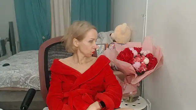Snapshot of LuxuryNika chatting on 1, 2, 2025 LuxuryNika online show from 1, 2, 2025
