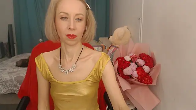 Snapshot of LuxuryNika chatting on 3, 2, 2025 LuxuryNika online show from 3, 2, 2025