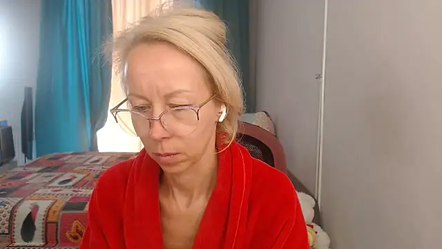 Snapshot of LuxuryNika chatting on 15, 9, 2025 LuxuryNika online show from 15, 9, 2025