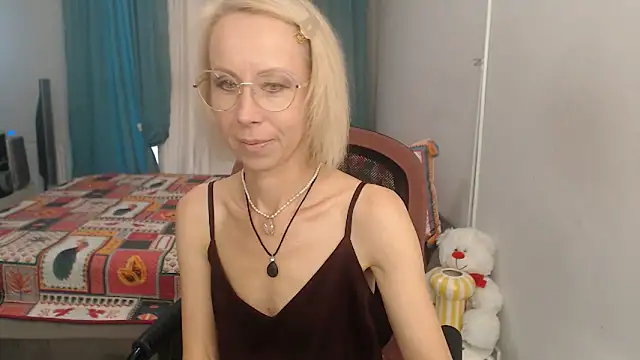 Snapshot of LuxuryNika chatting on 16, 9, 2025 LuxuryNika online show from 16, 9, 2025