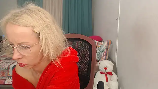 Snapshot of LuxuryNika chatting on 20, 9, 2025 LuxuryNika online show from 20, 9, 2025