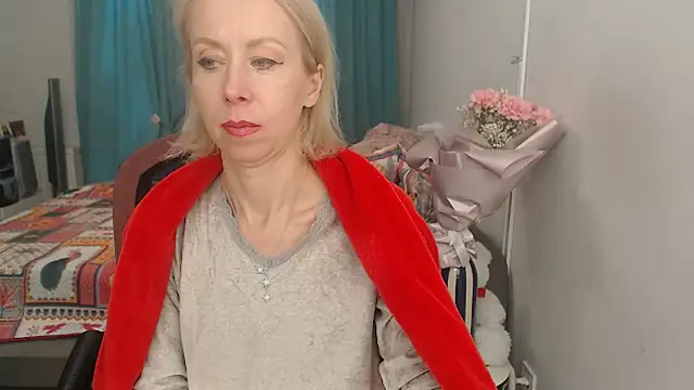 Snapshot of LuxuryNika chatting on 6, 10, 2025 LuxuryNika online show from 6, 10, 2025