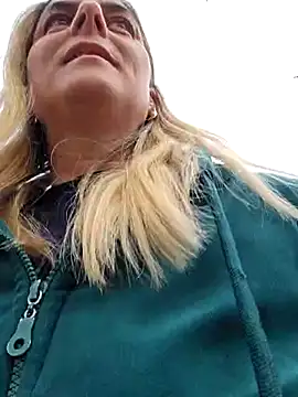 Snapshot of IsabelleCraft chatting on 22, 3, 2025 IsabelleCraft online show from 22, 3, 2025