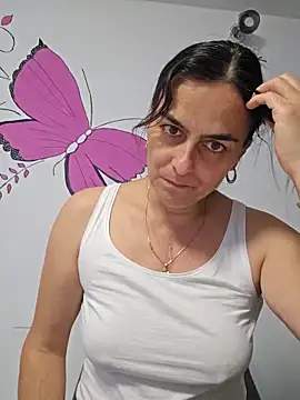 Snapshot of IsabelleCraft chatting on 10, 11, 2025 IsabelleCraft online show from 10, 11, 2025