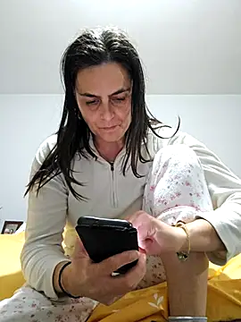 Snapshot of IsabelleCraft chatting on 17, 11, 2025 IsabelleCraft online show from 17, 11, 2025