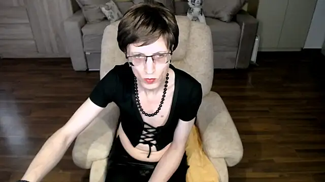 Snapshot of clementine chatting on 17, 4, 2026 clementine online show from 17, 4, 2026