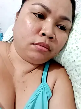 Snapshot of XXLorie_02 chatting on 10, 2, 2025 XXLorie 02 online show from 10, 2, 2025