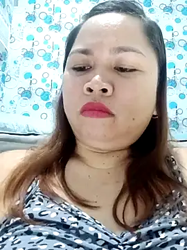 Snapshot of XXLorie_02 chatting on 14, 2, 2025 XXLorie 02 online show from 14, 2, 2025