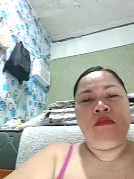 Snapshot of XXLorie_02 chatting on 25, 6, 2026 XXLorie 02 online show from 25, 6, 2026