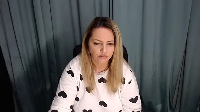 erikaerika online show from 6, 3, 2025