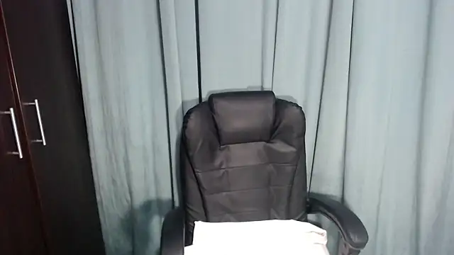 erikaerika online show from 10, 3, 2025