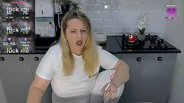 erikaerika online show from 25, 11, 2025