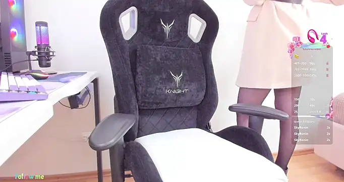 Snapshot of SkyqueenI chatting on 11, 9, 2025 SkyqueenI online show from 11, 9, 2025