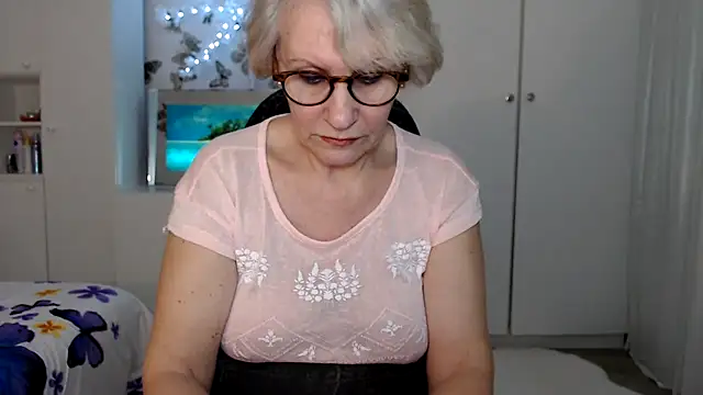 Snapshot of Ghertrude52 chatting on 4, 3, 2025 Ghertrude52 online show from 4, 3, 2025
