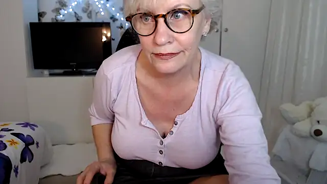Snapshot of Ghertrude52 chatting on 14, 3, 2025 Ghertrude52 online show from 14, 3, 2025