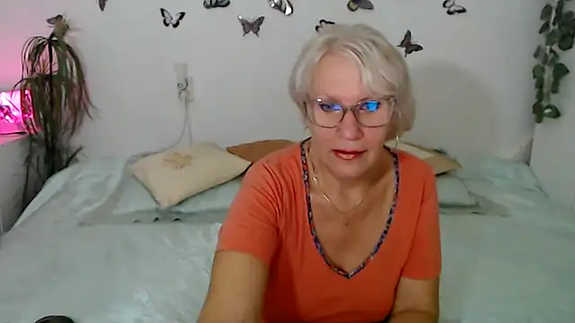 Snapshot of Ghertrude52 chatting on 11, 9, 2025 Ghertrude52 online show from 11, 9, 2025