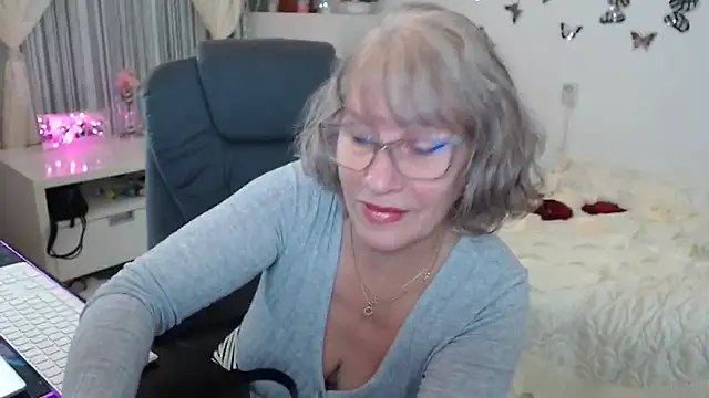 Snapshot of Ghertrude52 chatting on 11, 10, 2025 Ghertrude52 online show from 11, 10, 2025