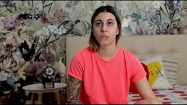 RoseDiamond06 online show from 22, 2, 2025