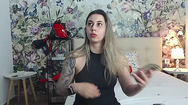 Snapshot of RoseDiamond06 chatting on 17, 7, 2026 RoseDiamond06 online show from 17, 7, 2026