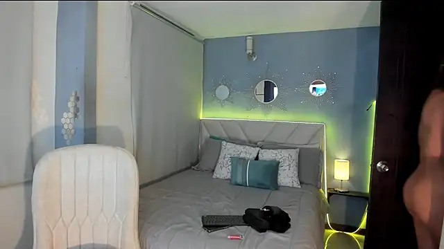 sexycouple4u online show from 2, 2, 2025