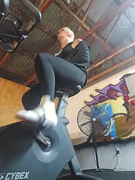 PinkTheHawk online show from 30, 10, 2025