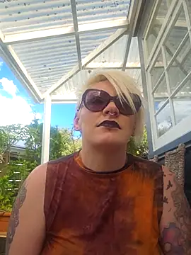 PinkTheHawk online show from 8, 11, 2025