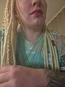 Snapshot of PinkTheHawk chatting on 10, 7, 2026 PinkTheHawk online show from 10, 7, 2026
