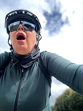 Snapshot of emma_tour chatting on 14, 11, 2025 emma tour online show from 14, 11, 2025