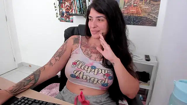 Snapshot of TaliMajesty chatting on 1, 1, 2025 TaliMajesty online show from 1, 1, 2025