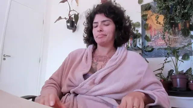 Snapshot of TaliMajesty chatting on 22, 10, 2025 TaliMajesty online show from 22, 10, 2025