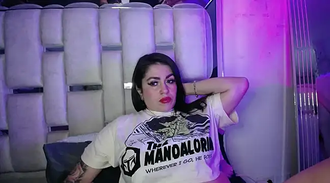 chelaqueen  online show from 6, 2, 2025