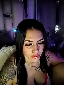 chelaqueen  online show from 13, 5, 2026