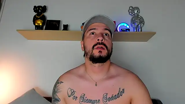 Snapshot of camilo_restrepo21 chatting on 21, 1, 2025 camilo restrepo21 online show from 21, 1, 2025