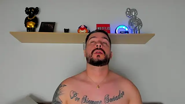 Snapshot of camilo_restrepo21 chatting on 2, 2, 2025 camilo restrepo21 online show from 2, 2, 2025