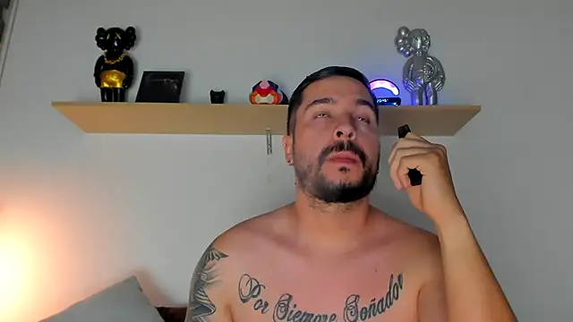 Snapshot of camilo_restrepo21 chatting on 9, 2, 2025 camilo restrepo21 online show from 9, 2, 2025