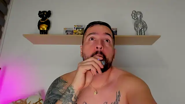 Snapshot of camilo_restrepo21 chatting on 17, 10, 2025 camilo restrepo21 online show from 17, 10, 2025