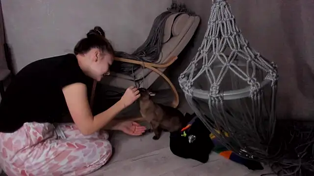 why again me online show from 22, 2, 2025