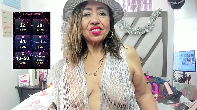 matureluna online show from 8, 3, 2025