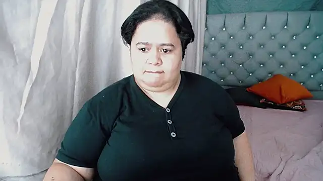 hotlesby4uxxx online show from 9, 1, 2025