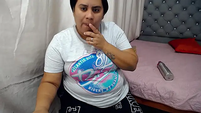 hotlesby4uxxx online show from 10, 1, 2025